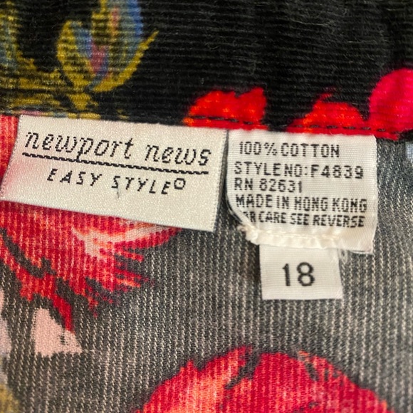 Newport News Easy Style Black red rose blouse bottom Shirt Size 18 - Picture 10 of 12